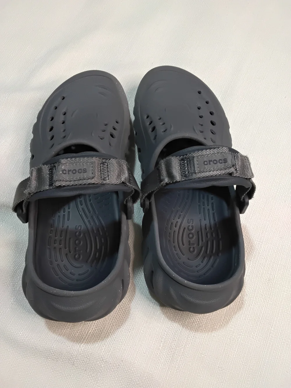 CROCS Echo Kids Classic Clog in Charcoal Sz J-6 Womens-8 Mules.